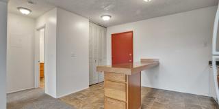 #410 OAK MANOR Gallery 6