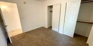 Cute 3 Bedroom Home in Center of Kingman! Gallery 21