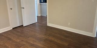 Large 5 Bedroom House in North Campus! Gallery 24
