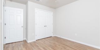 2351 S Wall Street Gallery 15