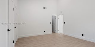 1543 SW 1st Ave Gallery 18