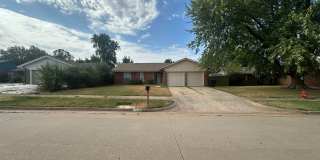3 Bed, 2 Bath Brick Home w/2 Car Garage Gallery 1