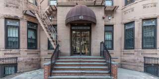 Large 2 bed next to Northeastern and Berklee for the upcoming school year! Gallery 10