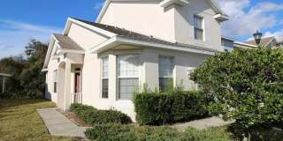 Spacious 3-Bedroom Townhome Riverview Gallery 1