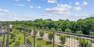 Waterside at RiverPark Place Gallery 17