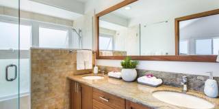 Large Tropical Modern Home w/Pool, Ocean / Koko Head Views, & A/C.  Mahina Kai Gallery 11