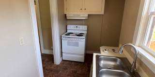 Bremerton Two Bedroom House for rent! Fully Fenced Yard, Available 06/10! Gallery 4
