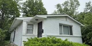 Charming 3BR/1.5BA Home with Large Yard & Spacious Eat-In Kitchen Gallery 1