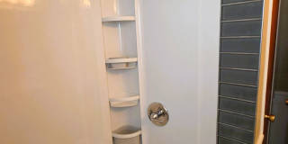 Charming 3-Bedroom Home in Fairview Park Gallery 20