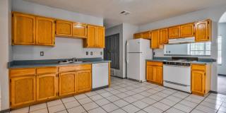 Adorable 4 bedroom, 2 bath in East El Paso! Gallery 14