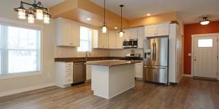 Beautiful 3 BD / 2.25 BA townhome in Rosemount! Gallery 1