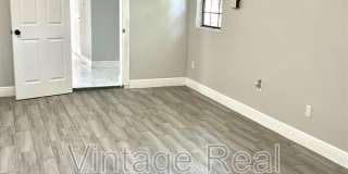 4203 E Yukon St Gallery 17