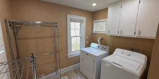 Beautiful 3 Bed, 2 Bath Single Family Colonial for Rent in New Britain! Gallery 22