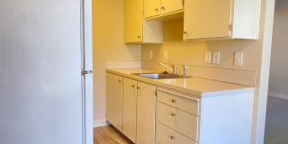 Convenient location, modern kitchen and bathroom Convenient location, modern kitchen and bathroom Gallery 13