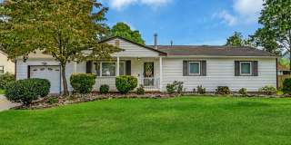 3BR Ranch with In-Ground Pool & Garage in Toms River Gallery 1