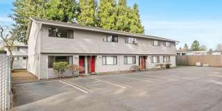 Clean, welcoming 2-bdrm/1.5-bath unit in Milwaukie. Private patio, quiet location, designated parking Gallery 1
