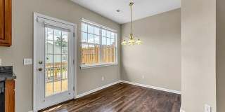 Beautiful 3 bedroom, 3 1/2 bathroom townhome in Tarrant Trace Gallery 10