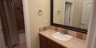 Beautiful Pavilions Condo! Gallery 17