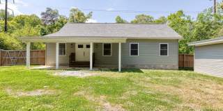 Beautifully remodeled 2bd 2bth cottage tucked away in a private setting! Gallery 1