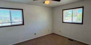 The Perfect House for Roommates, 6bdrms, 3.5 baths, 1.5 miles from Oregon Tech and Sky Lakes Medical Center Gallery 24
