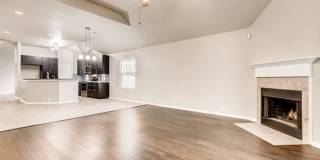 4-BEDROOM HOME IN LAKESIDE Gallery 11
