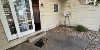 Great Location - 2 Bdrm , 1.5 Baths  - Available 9/1 Gallery 8