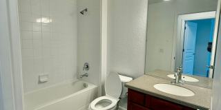 Lake Sawyer - Luxury 3/2.5 Condo Gallery 16