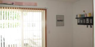 Convenient Location  *2Bed/1.5Bth plus Loft* Townhome in Apple Valley. Avail Sept. 1 Gallery 7