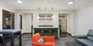 2800 Girard Gallery 13