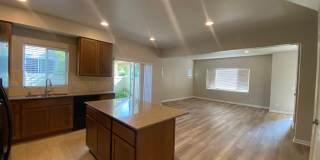 Rare Liberty Lake Townhome in Rocky Hill – 3 Bed, 2.5 Bath End Unit Available July 15th Gallery 8