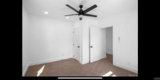 2501 S Maple Street Gallery 12