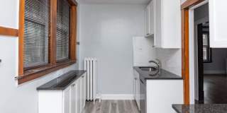 2514 W Belle Plaine Gallery 5