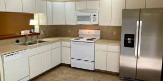 Two story condo with community pool! Gallery 1