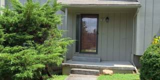 West Knoxville 37923 - 3 bedroom, 2.5 bath condo - Call Sharon Arnwine (865) 313-7215 Gallery 1