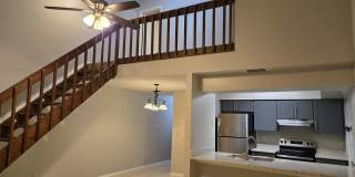 2 bedroom + loft, 2 bathroom townhome near UCF Gallery 4