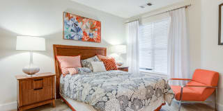 800 Carlyle Gallery 44