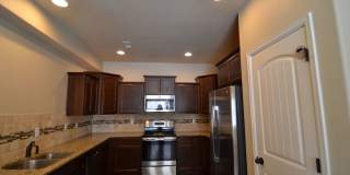 3 Bedroom 2.5 Bathroom Townhouse w/ AC Gallery 8