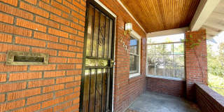 $0 DEPOSIT OPTION, NEW PAINT, TRADITIONAL BRICK HOME, WALKING DISTANCE TO DU!! LARGE BACKYARD, DETACHED GARAGE AND OFF-STREET PARKING!!! Gallery 3