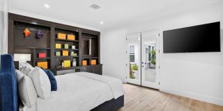 304 N Royal Ascot Drive Gallery 46