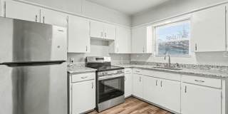 704 Oak St. 3 B Gallery 1