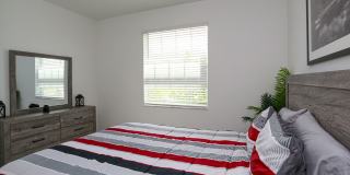** 4/3 HEATED POOL AND SPA FURNISHED HOME MODERN IN HIGHLY DESIRED NORTH NAPLES *** AVAILABLE STARTING APRIL-NOVEMBER 2026  LONGER TERM OR SHORT TERM 3 MONTHS OR MORE ** Gallery 34