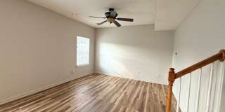 Beautifully Renovated 3 Bedroom 2.5 Bath Townhome with Garage! Pet Friendly! Gallery 4