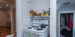 Updated Craftsman Living: 2BR/2BA + Den in NW Rochester Gallery 4