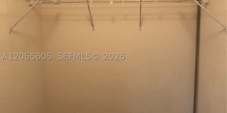 2733 NE 3rd Ct Gallery 9
