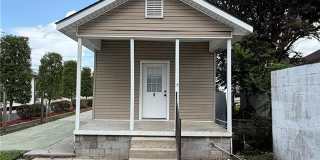 924 DERBIGNY Street Gallery 1