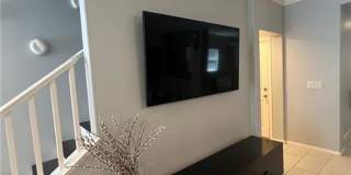 BEAUTIFUL HOME IMMACULATE AND READY TO MOVE-IN Gallery 1