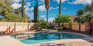 Cool Central Pool Home Gallery 1