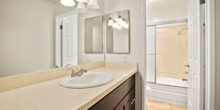 Parkway Plaza Apartments Gallery 38