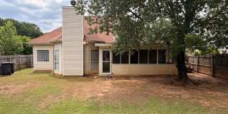 Charming 3-Bedroom Home In City Square! Gallery 17