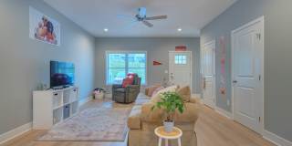 Furnished - 4- Bedroom Townhome - Perfect for Roommates Gallery 23